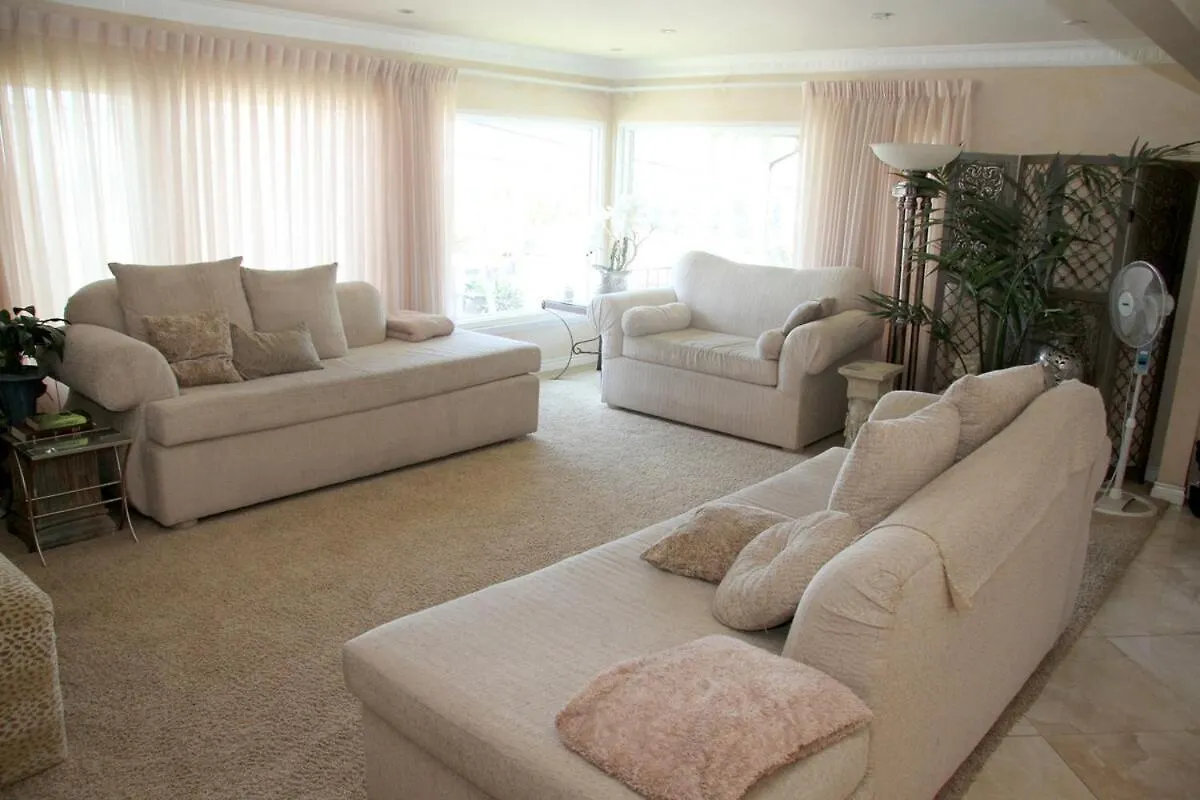Shared Home Inglewood Holiday home